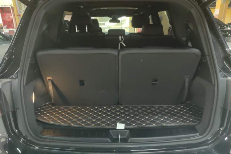 Used Mercedes-Benz GLB 2023 GLB 220 Fashion Model Trunk