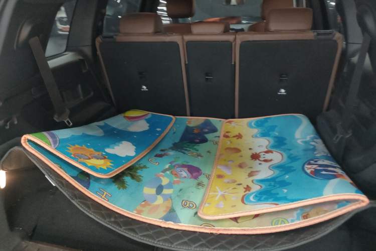Used Mercedes-Benz GLB 2023 Refresh GLB 200 Fashion Edition Trunk