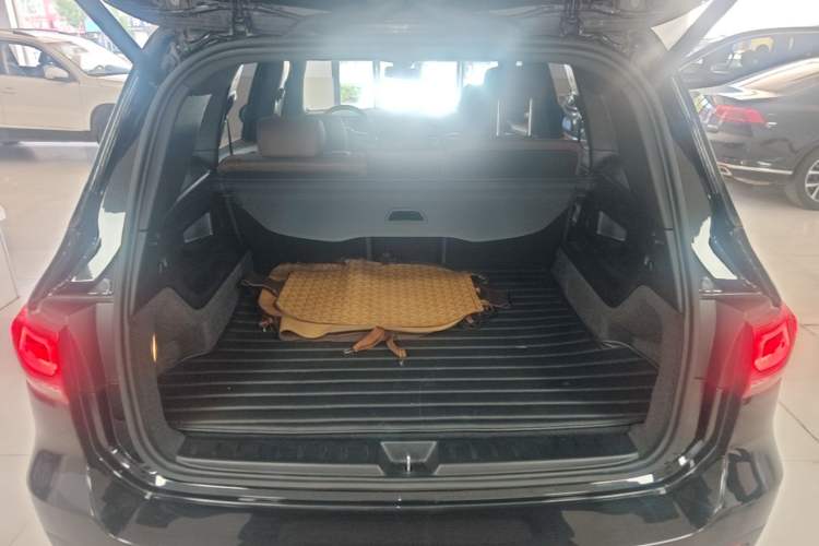 Used Mercedes-Benz GLB 2023 GLB 220 Sport Edition Trunk