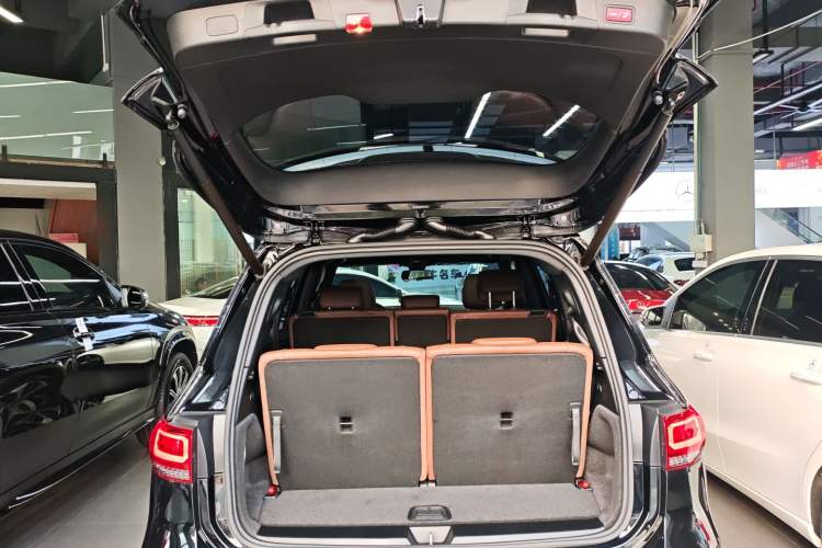 Used Mercedes-Benz GLB 2023 GLB 220 Fashion Model Trunk
