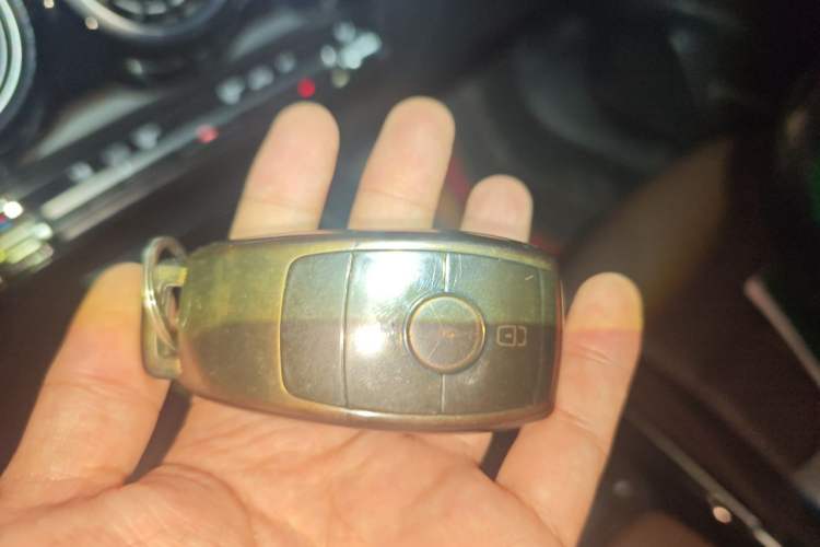 Used Mercedes-Benz GLB 2023 GLB 200 Fashion Model Vehicle Key