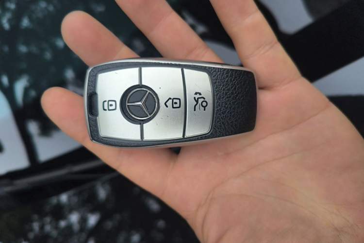 Used Mercedes-Benz GLB 2023 GLB 200 Fashion Model Vehicle Key