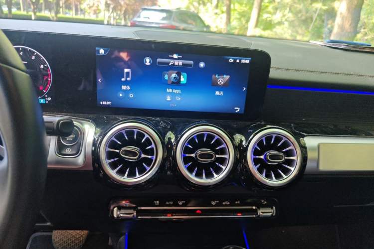 Used Mercedes-Benz GLB 2023 GLB 220 4MATIC Audio And AC Panel