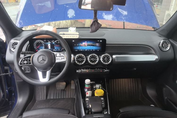 Used Mercedes-Benz GLB 2023 GLB 220 Fashion Model Center Console