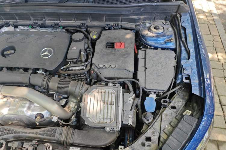 Used Mercedes-Benz GLB 2023 GLB 220 4MATIC Engine Bay Left