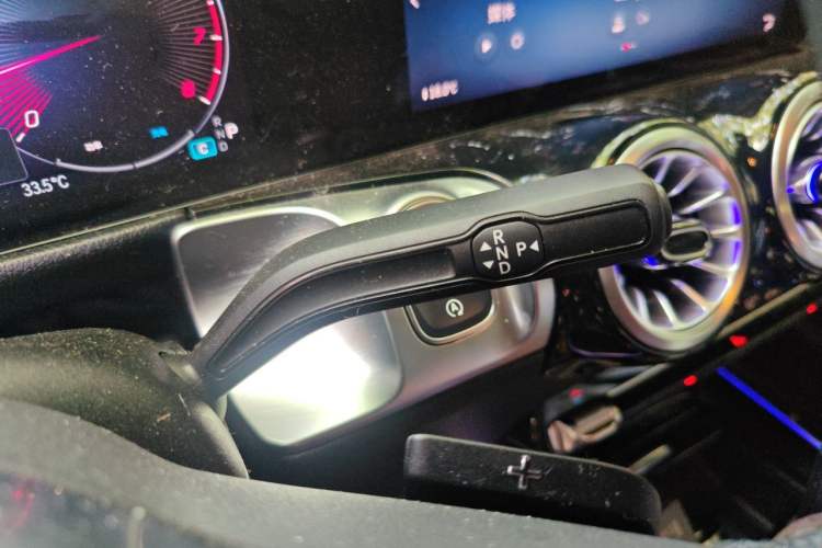 Used Mercedes-Benz GLB 2023 GLB 220 4MATIC Gear Lever