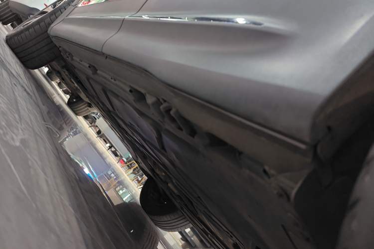 Used Mercedes-Benz GLB 2023 GLB 220 Fashion Model Left Side Sill