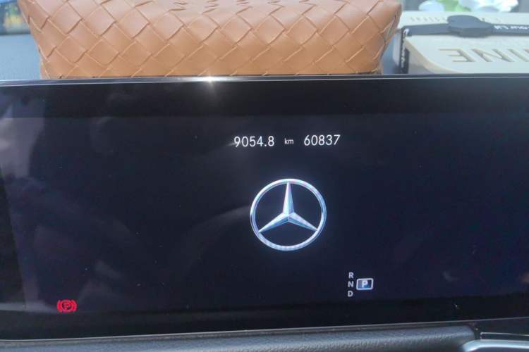Used Mercedes-Benz GLB 2023 GLB 220 Fashion Model Odometer Close Up