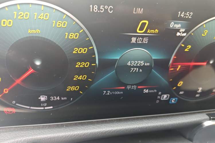 Used Mercedes-Benz GLB 2023 GLB 220 Fashion Model Odometer Close Up