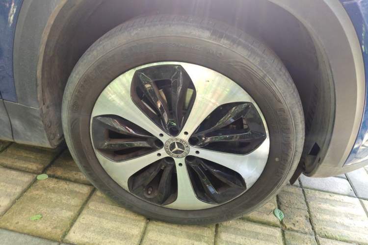 Used Mercedes-Benz GLB 2023 GLB 220 4MATIC Right Front Wheel Hub