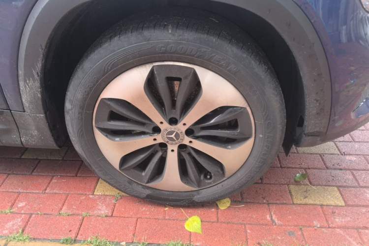 Used Mercedes-Benz GLB 2023 GLB 220 Fashion Model Right Front Wheel Hub