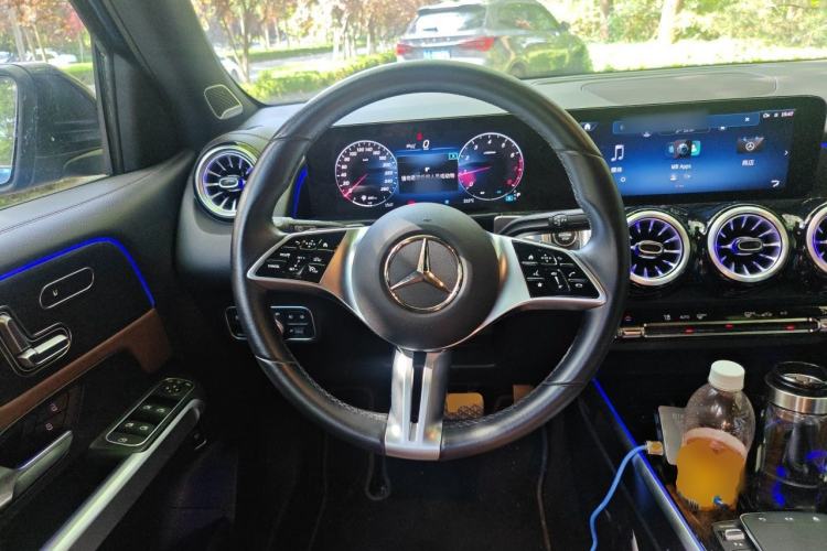 Used Mercedes-Benz GLB 2023 GLB 220 4MATIC Steering Wheel