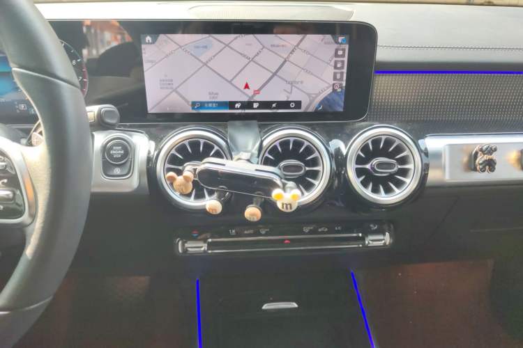 Used Mercedes-Benz GLB 2023 GLB 220 Sport Edition Audio And AC Panel