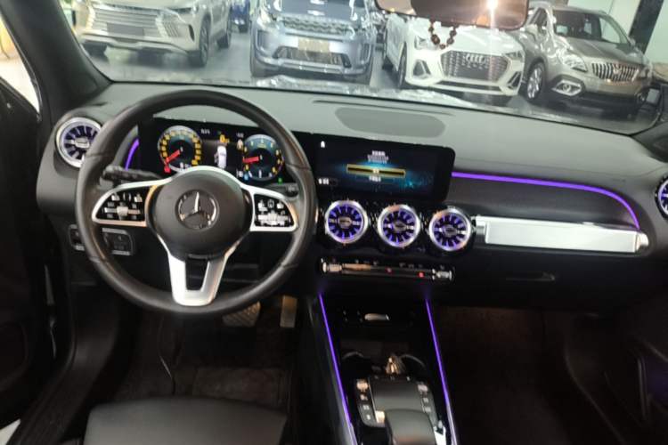 Used Mercedes-Benz GLB 2023 GLB 220 Sport Edition Center Console
