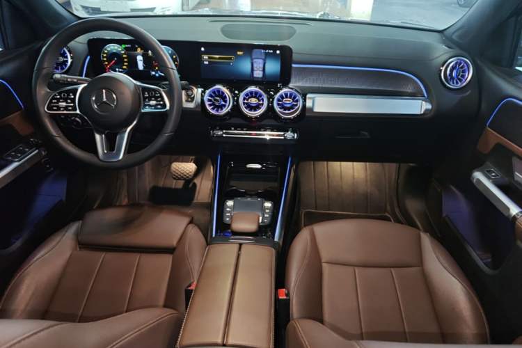 Used Mercedes-Benz GLB 2023 GLB 220 Sport Edition Center Console