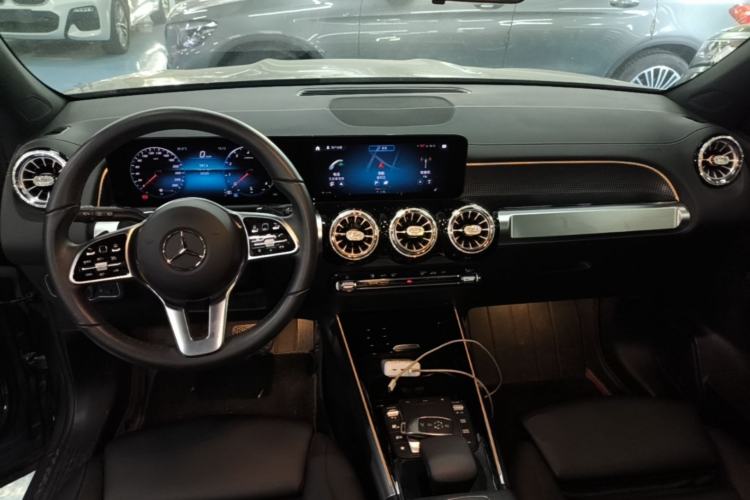 Used Mercedes-Benz GLB 2023 GLB 220 Fashion Model Center Console