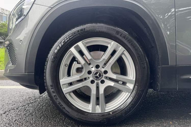 Used Mercedes-Benz GLB 2023 GLB 220 Sport Edition Exterior 9