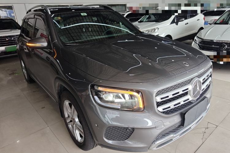 Used Mercedes-Benz GLB 2023 GLB 200 Fashion Model Front Right 45 Deg