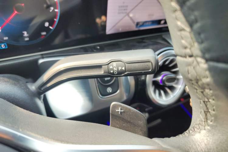Used Mercedes-Benz GLB 2023 GLB 220 Sport Edition Gear Lever