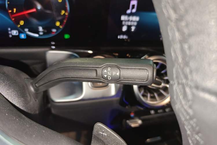 Used Mercedes-Benz GLB 2023 GLB 220 Sport Edition Gear Lever