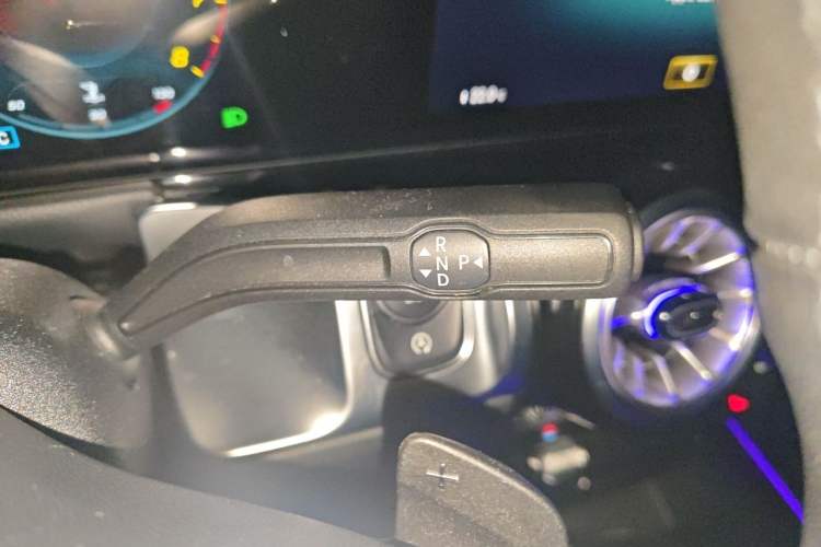 Used Mercedes-Benz GLB 2023 GLB 220 Fashion Model Gear Lever