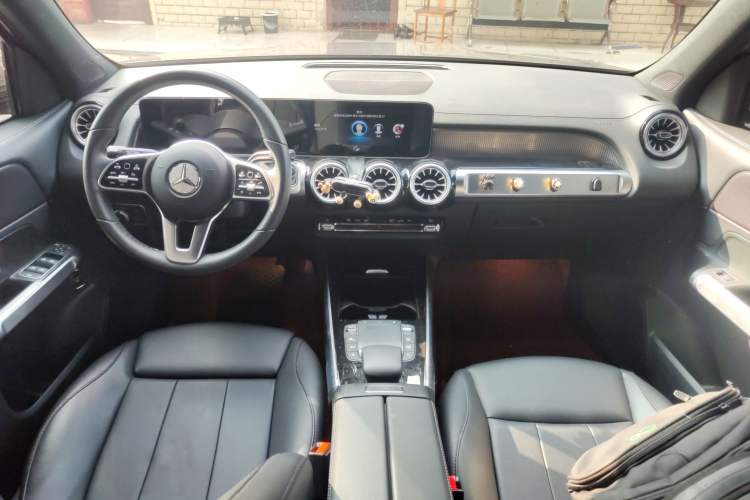 Used Mercedes-Benz GLB 2023 GLB 220 Sport Edition Interior 2