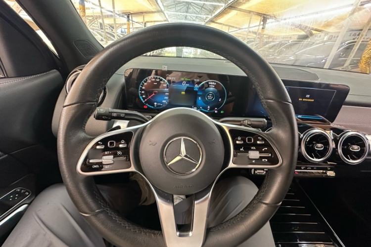 Used Mercedes-Benz GLB 2023 Refresh GLB 200 Fashion Edition Interior 2