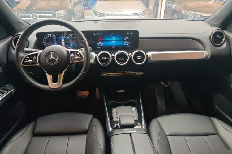 Used Mercedes-Benz GLB 2023 Refresh GLB 200 Fashion Edition Interior 2