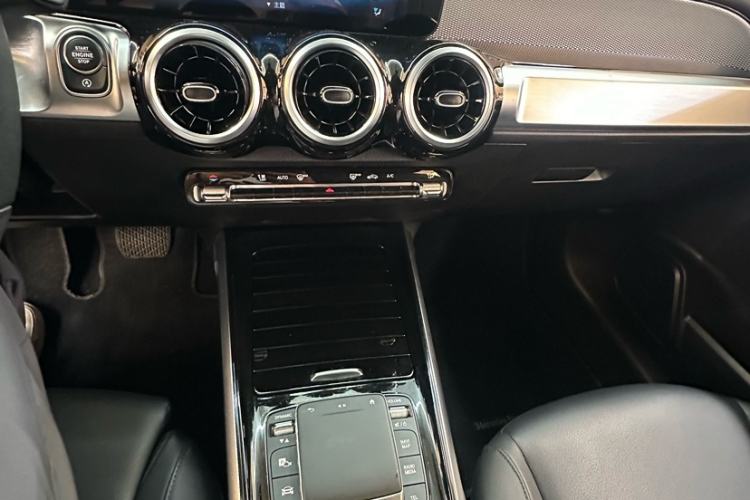 Used Mercedes-Benz GLB 2023 Refresh GLB 200 Fashion Edition Interior 3