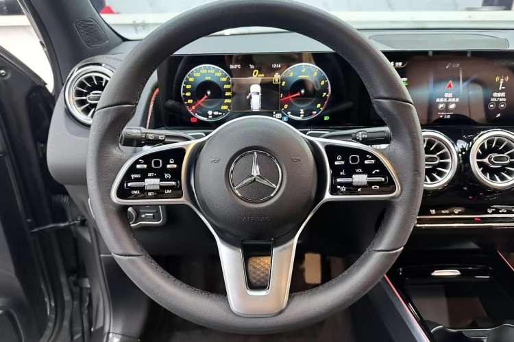 Used Mercedes-Benz GLB 2023 GLB 220 Fashion Model Interior 3