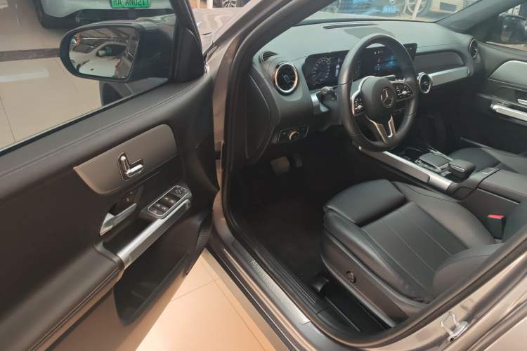 Used Mercedes-Benz GLB 2023 Refresh GLB 200 Fashion Edition Interior 3