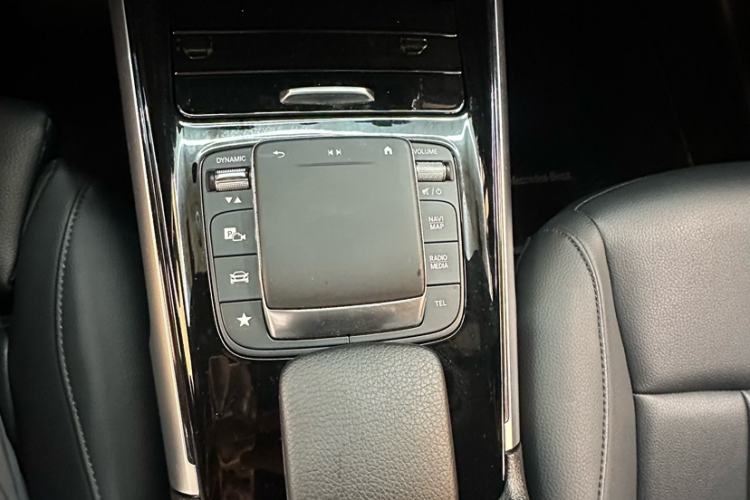 Used Mercedes-Benz GLB 2023 Refresh GLB 200 Fashion Edition Interior 4
