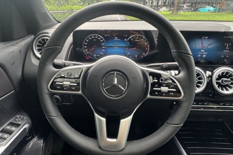Used Mercedes-Benz GLB 2023 GLB 220 Sport Edition Interior 6