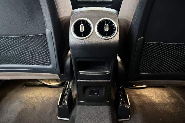 Used Mercedes-Benz GLB 2023 GLB 220 Fashion Model Interior 6