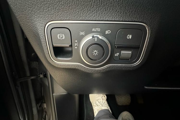 Used Mercedes-Benz GLB 2023 Refresh GLB 200 Fashion Edition Interior 7