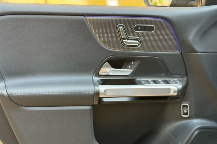 Used Mercedes-Benz GLB 2023 GLB 220 Fashion Model Interior 7