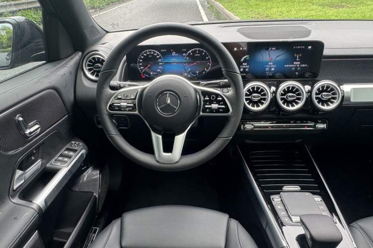 Used Mercedes-Benz GLB 2023 GLB 220 Sport Edition Interior 7