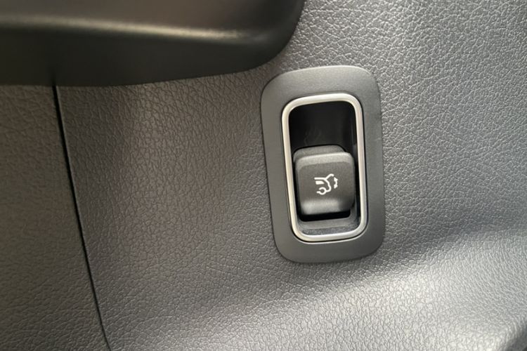 Used Mercedes-Benz GLB 2023 GLB 220 Sport Edition Interior 9