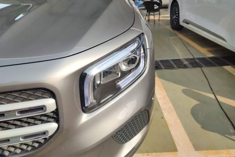 Used Mercedes-Benz GLB 2023 GLB 220 Sport Edition Left Front Headlight