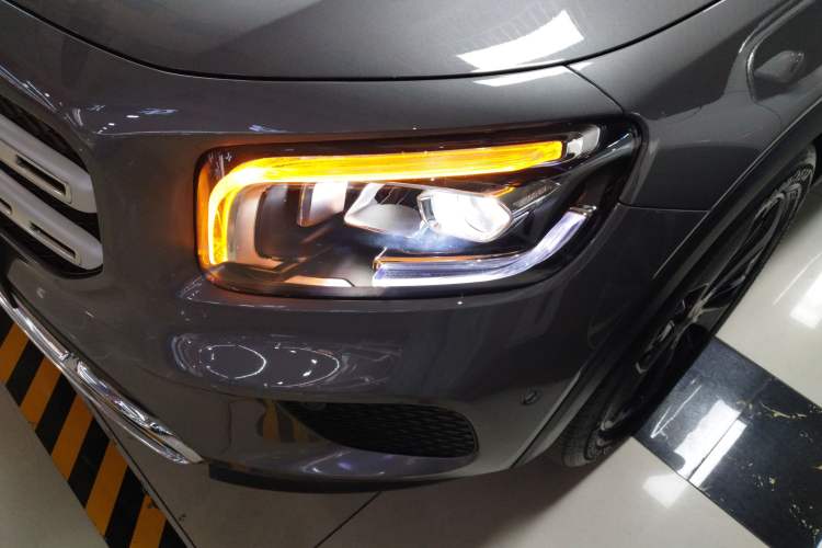 Used Mercedes-Benz GLB 2023 GLB 220 Fashion Model Left Front Headlight