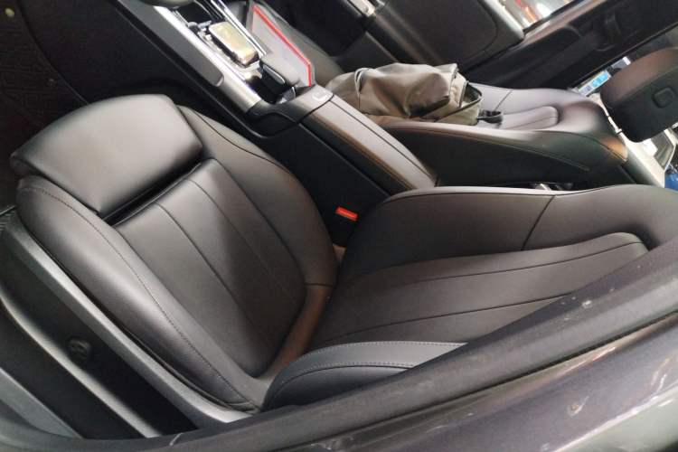 Used Mercedes-Benz GLB 2023 GLB 220 Fashion Model Left Front Seat