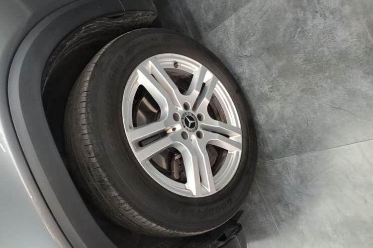 Used Mercedes-Benz GLB 2023 GLB 220 Sport Edition Left Front Wheel Hub