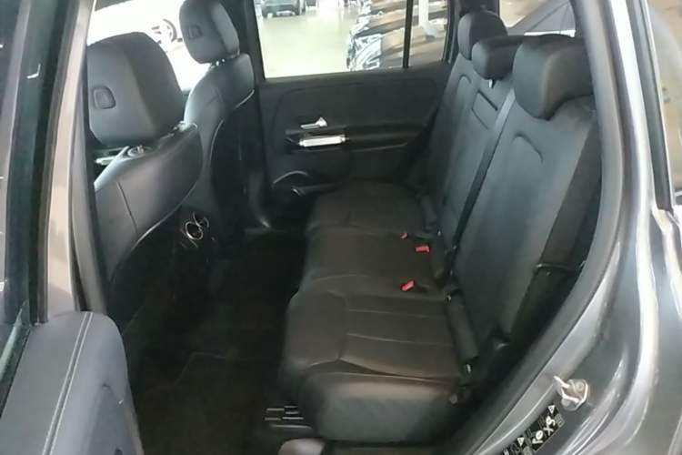 Used Mercedes-Benz GLB 2023 Refresh GLB 200 Fashion Edition Left Rear Seat