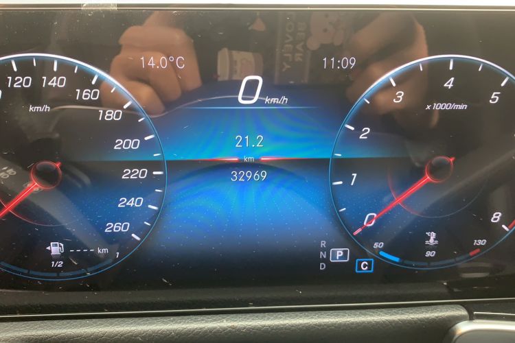 Used Mercedes-Benz GLB 2023 Refresh GLB 200 Fashion Edition Odometer Close Up