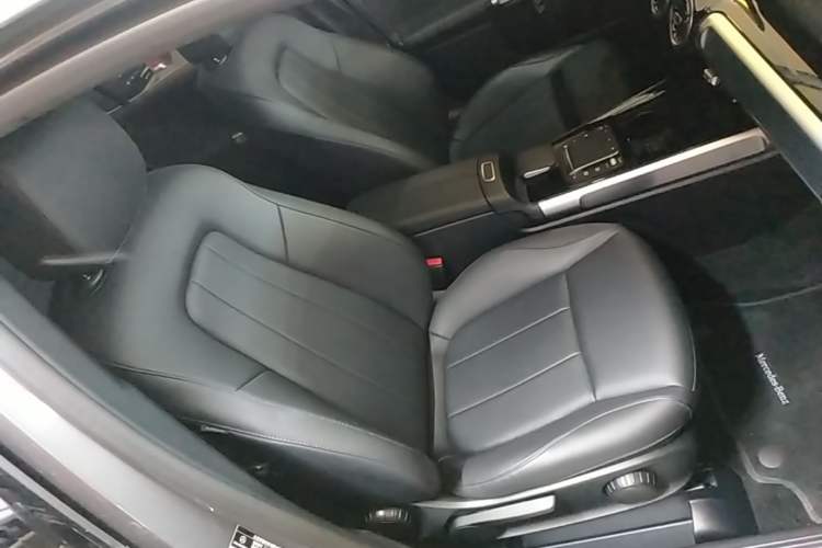 Used Mercedes-Benz GLB 2023 Refresh GLB 200 Fashion Edition Right Front Seat