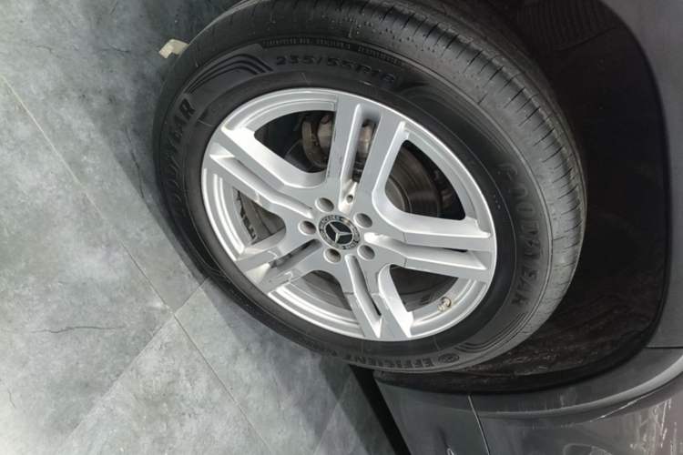 Used Mercedes-Benz GLB 2023 GLB 220 Sport Edition Right Rear Wheel Hub