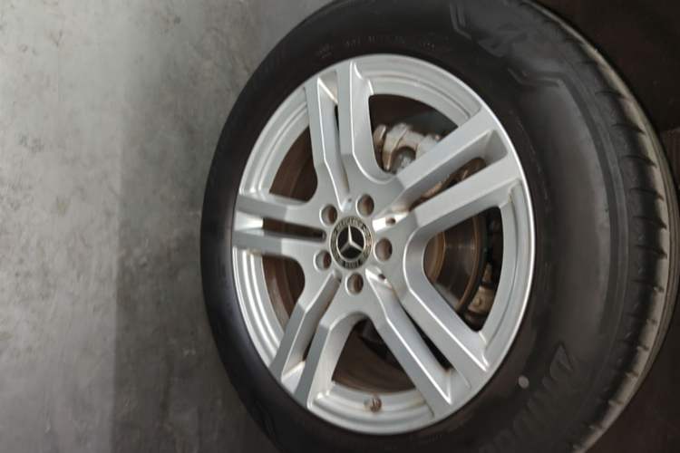 Used Mercedes-Benz GLB 2023 GLB 220 Sport Edition Right Rear Wheel Hub