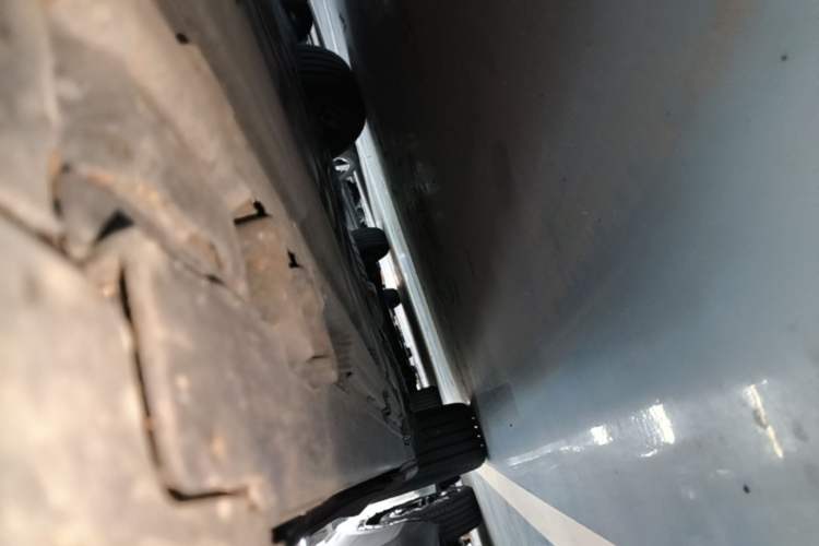 Used Mercedes-Benz GLB 2023 GLB 220 Fashion Model Right Side Sill