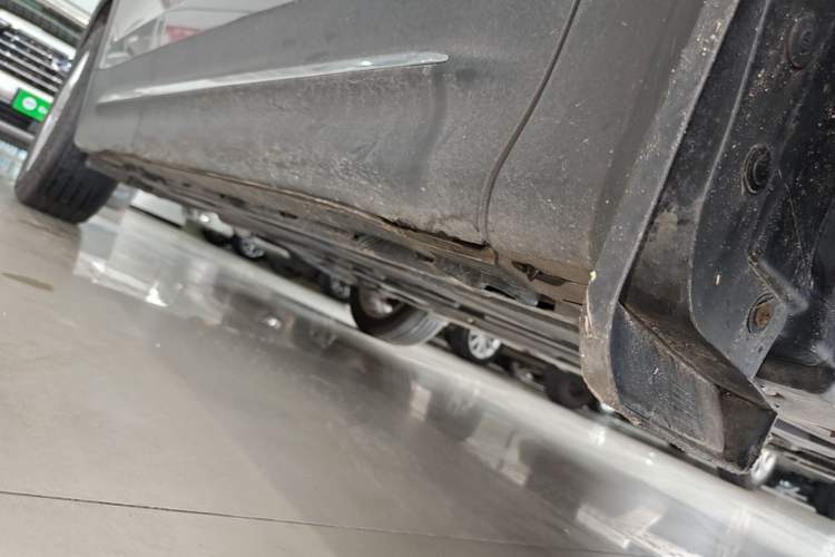 Used Mercedes-Benz GLB 2023 GLB 200 Fashion Model Right Side Sill