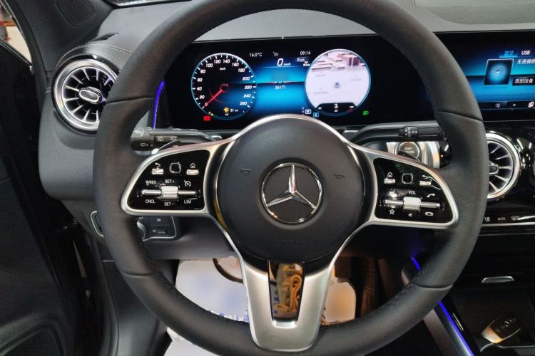 Used Mercedes-Benz GLB 2023 GLB 220 Fashion Model Steering Wheel